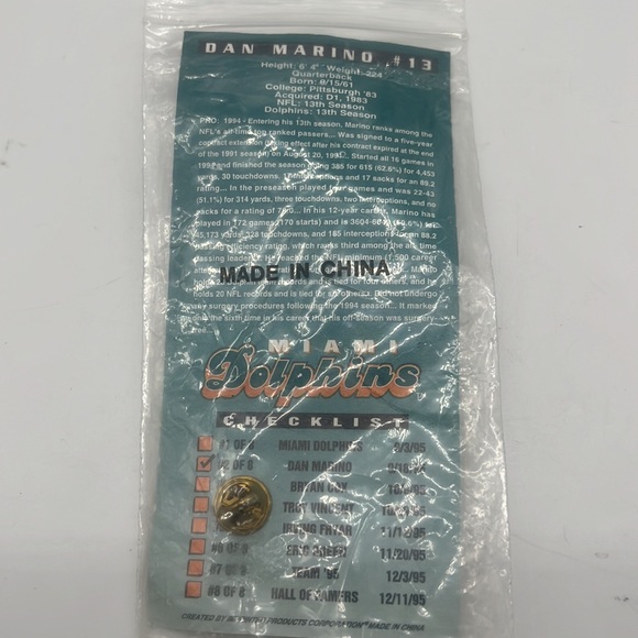 Chevron Dan marino collectible pin on card - Picture 3 of 3